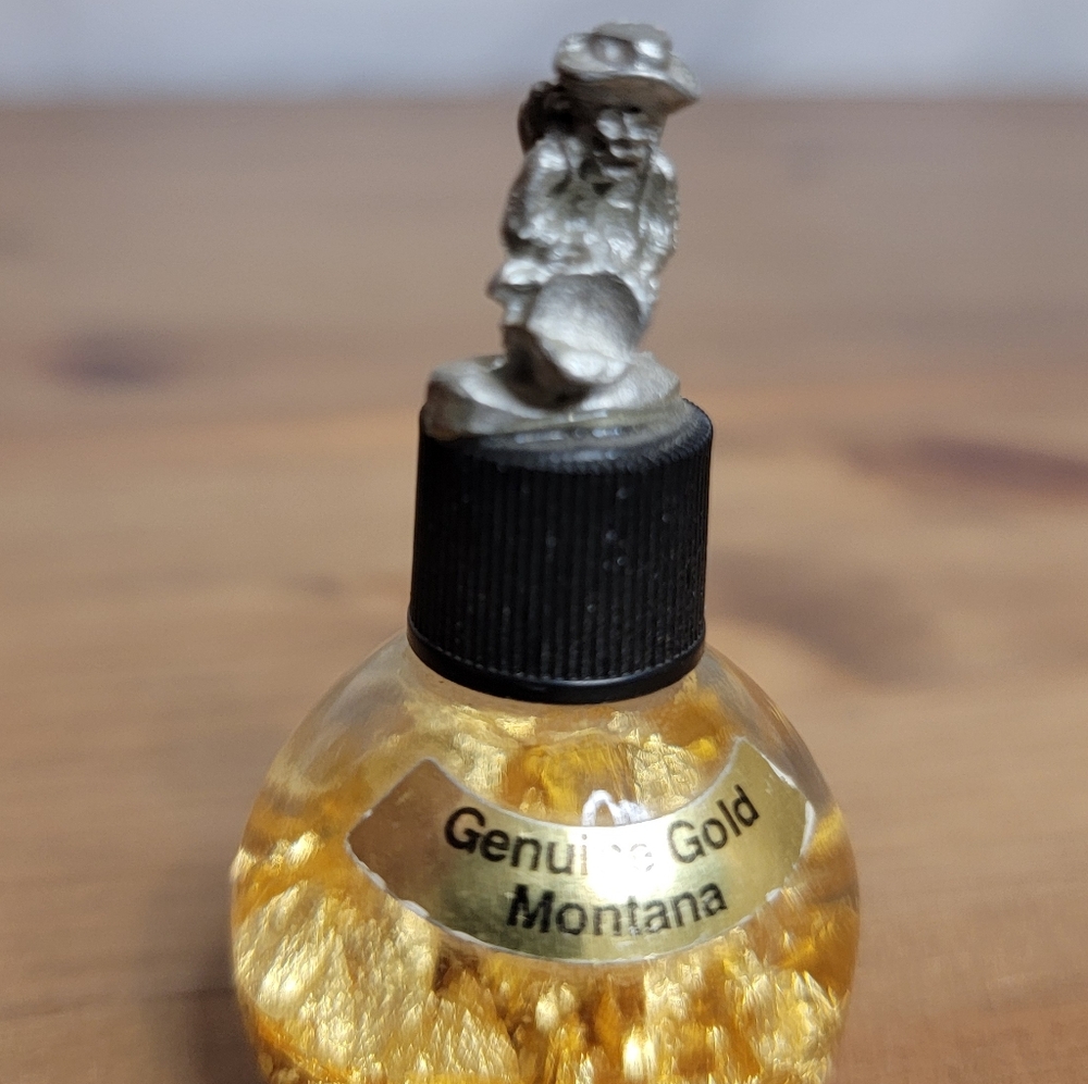 Genuine Gold Montana Decorative Bottle Souvenir With Gold Flakes - Picture 2 of 6